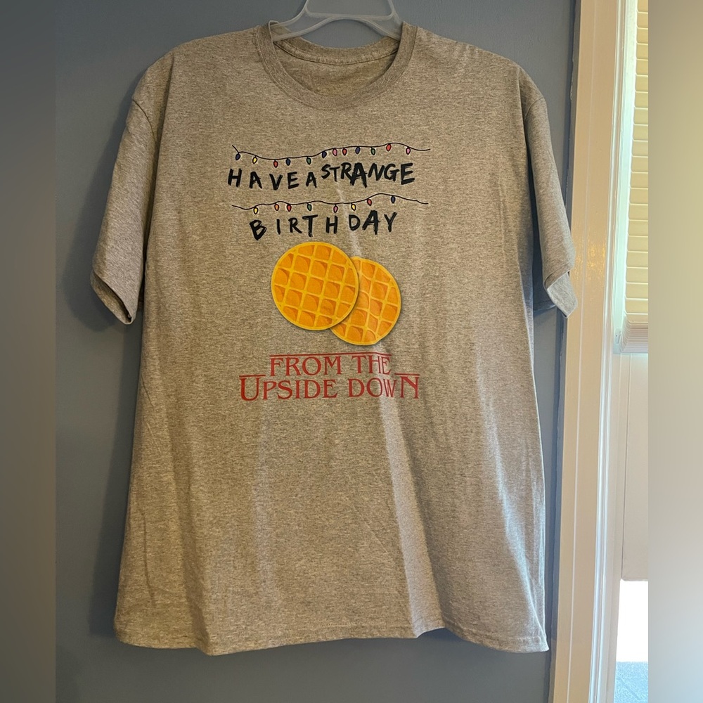 Stranger Things Birthday T-shirt Gray XL